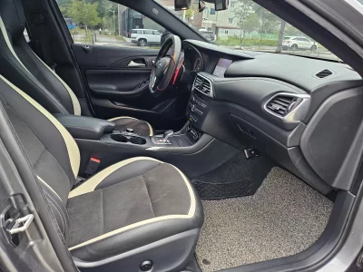 Infiniti Q30