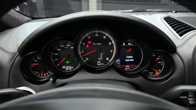 Porsche CAYENNE