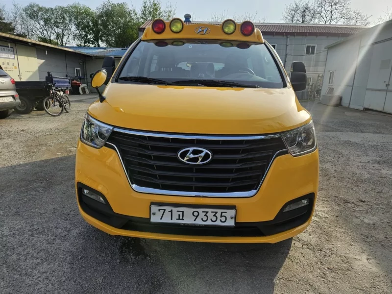 Hyundai Starex