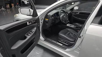 Hyundai Genesis
