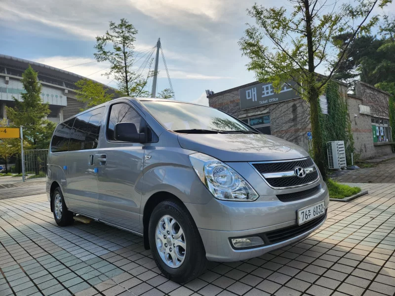 Hyundai Starex