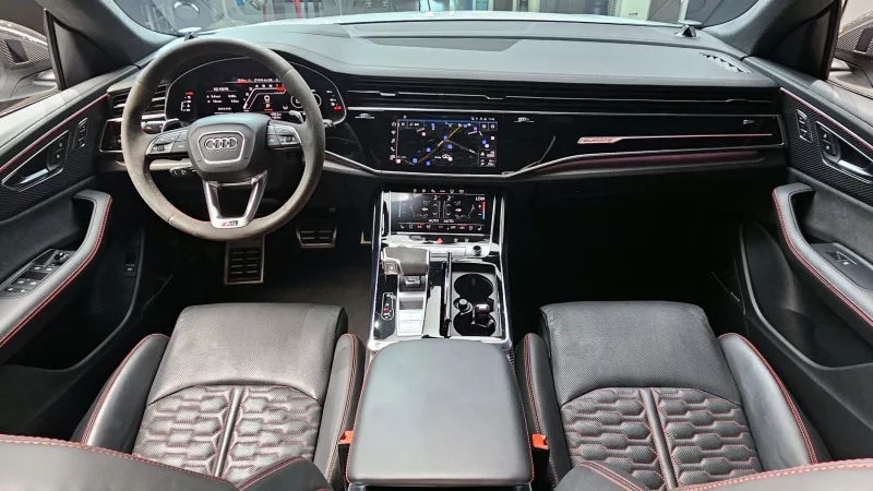 Audi RSQ8