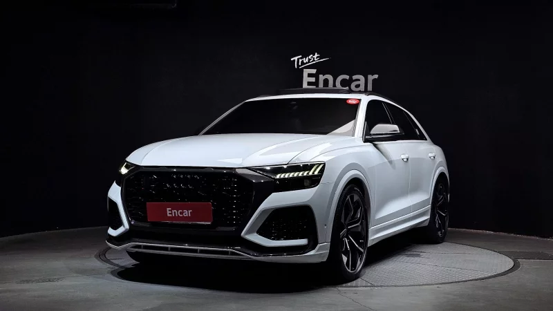 Audi RSQ8