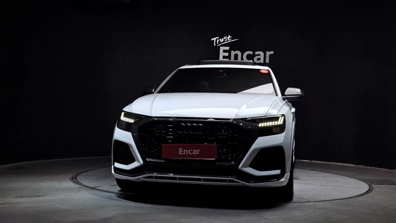 Audi RSQ8