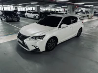 Lexus CT200h
