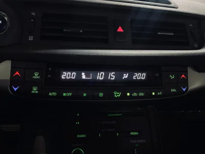 Lexus CT200h