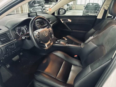 Lexus CT200h