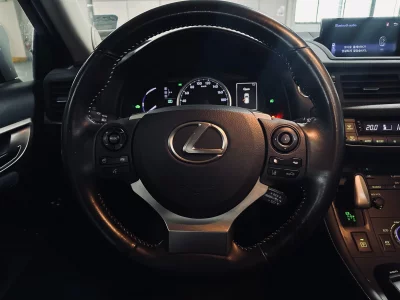 Lexus CT200h