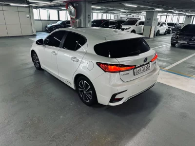 Lexus CT200h