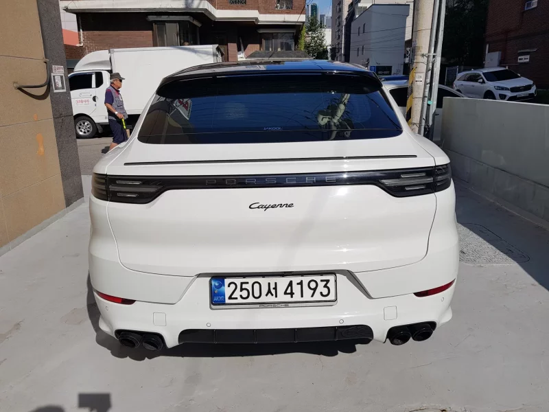 Porsche CAYENNE
