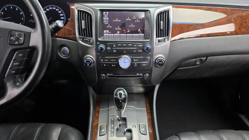 Hyundai Equus