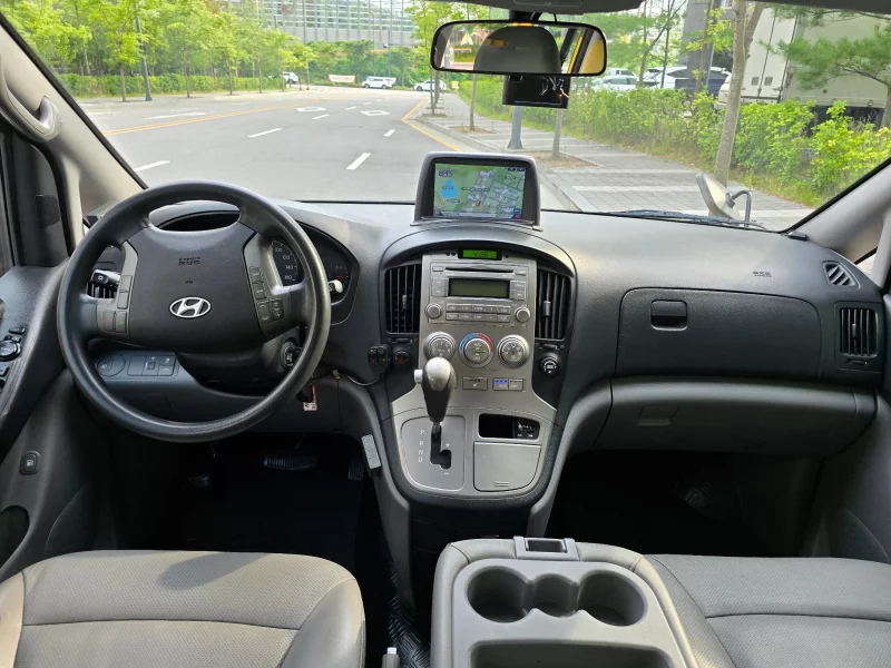 Hyundai Starex