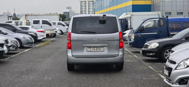 Hyundai Starex