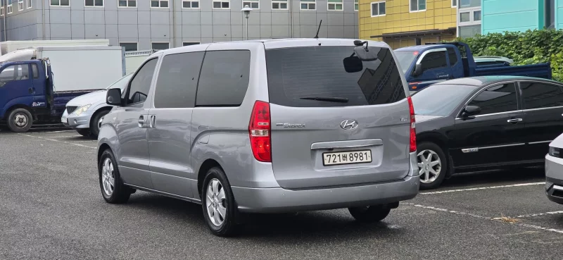 Hyundai Starex