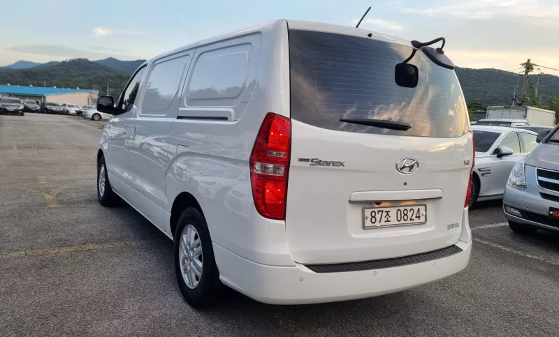 Hyundai Starex
