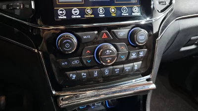Jeep CHEROKEE