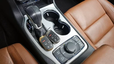 Jeep CHEROKEE