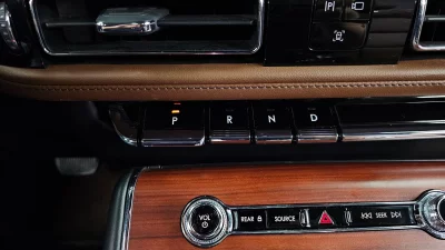 Lincoln AVIATOR
