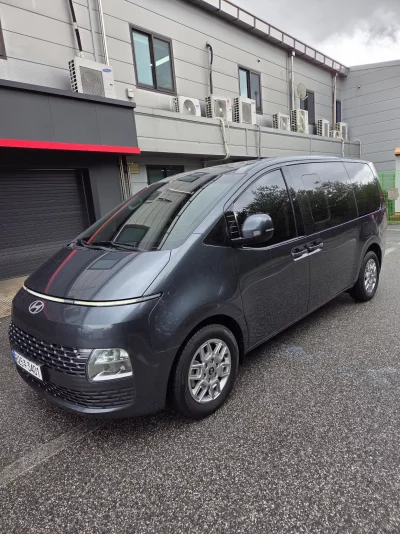 Hyundai Staria