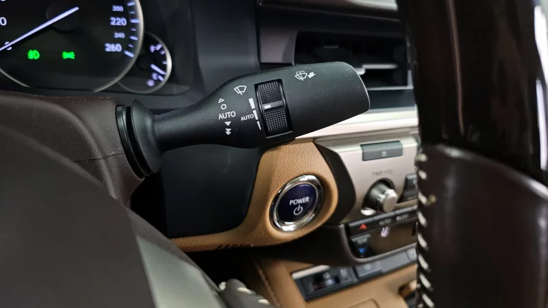 Lexus ES