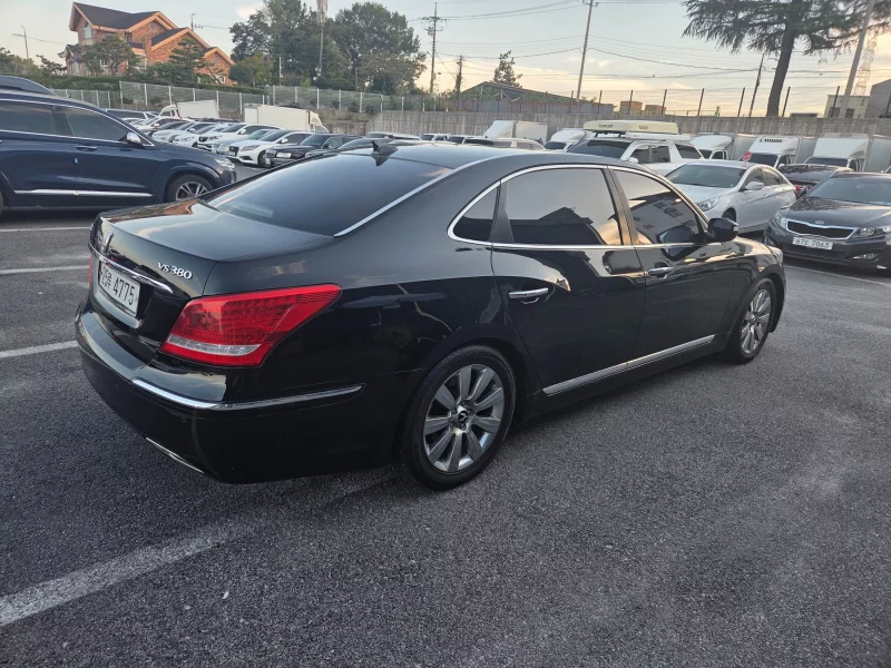 Hyundai Equus