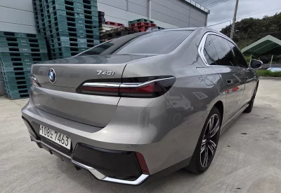 BMW 7-Series
