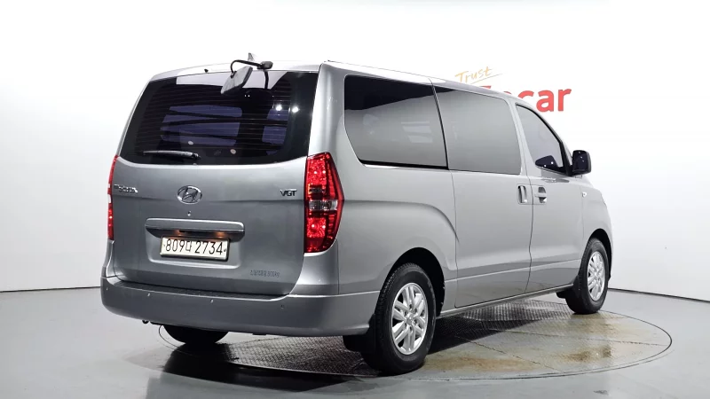 Hyundai Starex