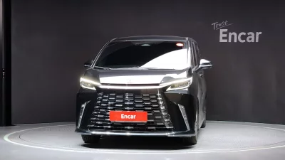 Lexus LM