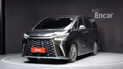 Lexus LM