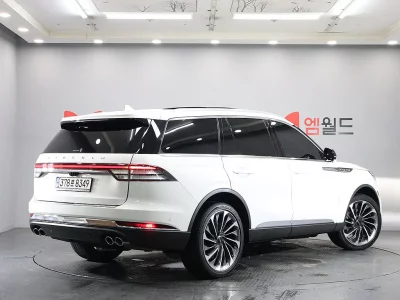 Lincoln AVIATOR