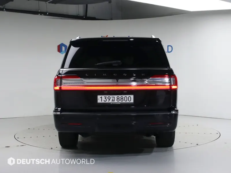 Lincoln Navigator