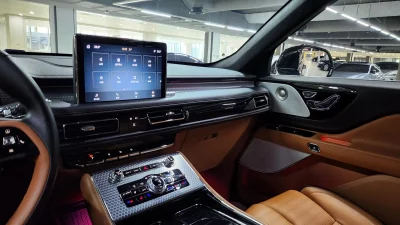 Lincoln AVIATOR