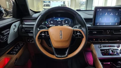 Lincoln AVIATOR