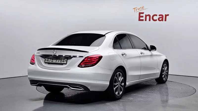 Mercedes-Benz C-Class