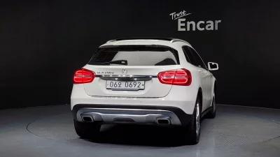 Mercedes-Benz GLA-Class
