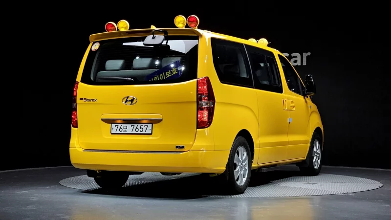 Hyundai Starex
