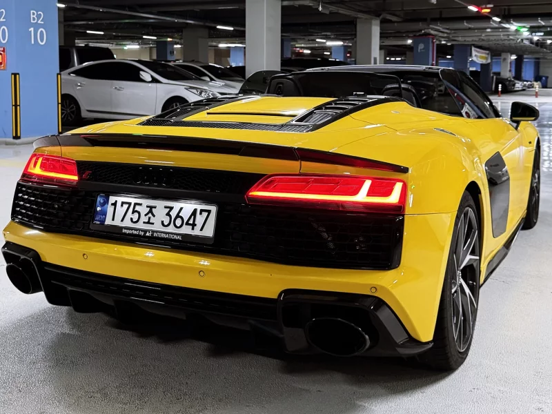 Audi R8