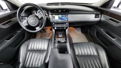 Jaguar XF