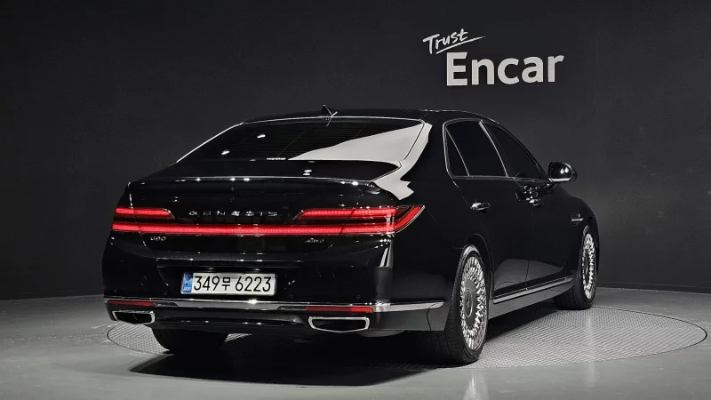 Genesis G90