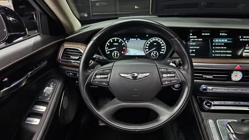 Genesis G90