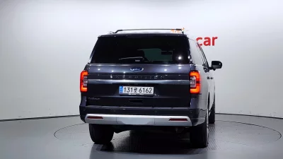 Ford EXPEDITION