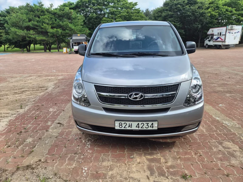 Hyundai Starex