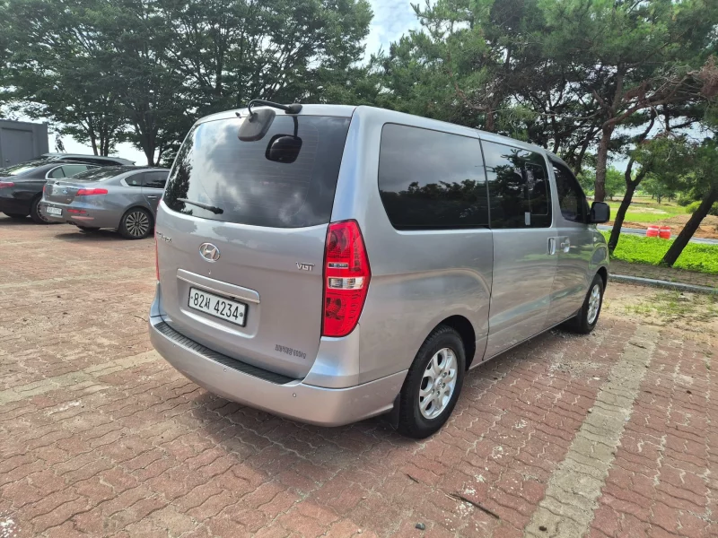 Hyundai Starex