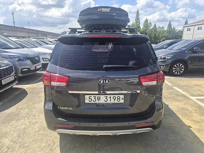 Kia Carnival