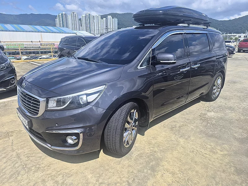 Kia Carnival