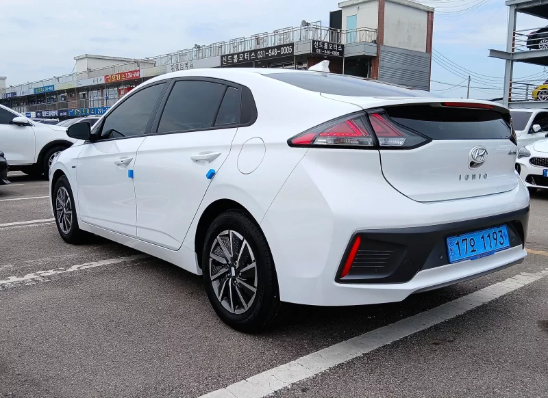Hyundai Ioniq