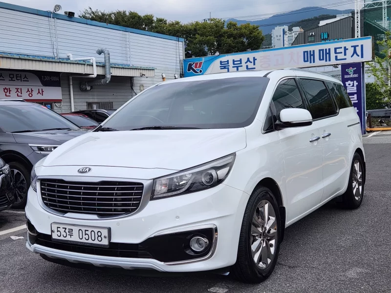 Kia Carnival