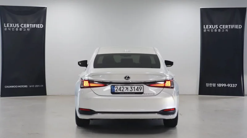 Lexus ES