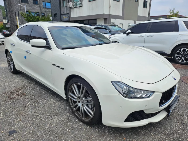 Maserati GHIBLI