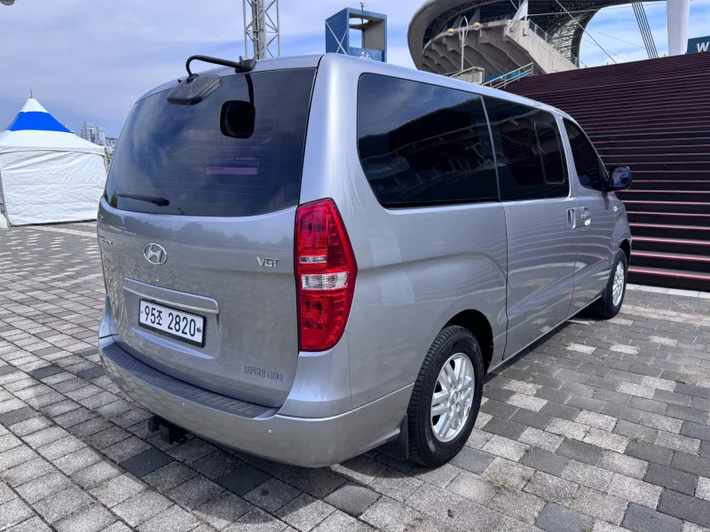 Hyundai Starex